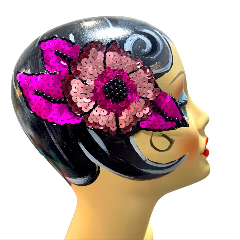 Gorgeous bright pink flower hair clip large beautiful and vintage.